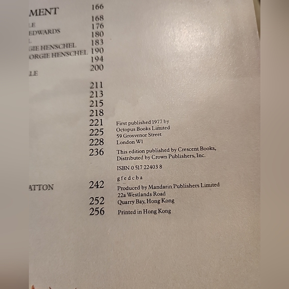 Encyclopedia of The Horse Hardcover 1988 - Picture 3 of 4